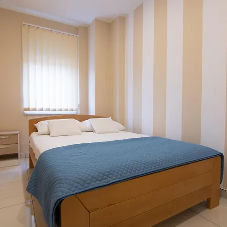 Jana Apartmani Belgrado Esterno foto